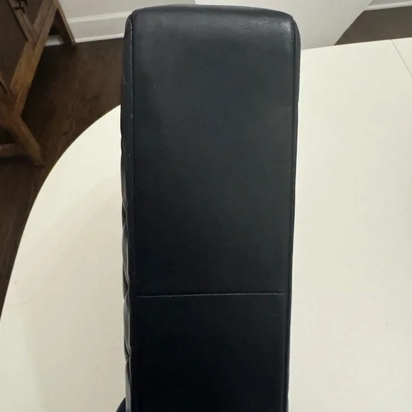 Chanel Maxi Classic Flap Bag 24K - Picture 8 of 17